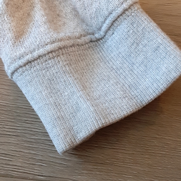 Sweatshirt - Picture 2 of 4